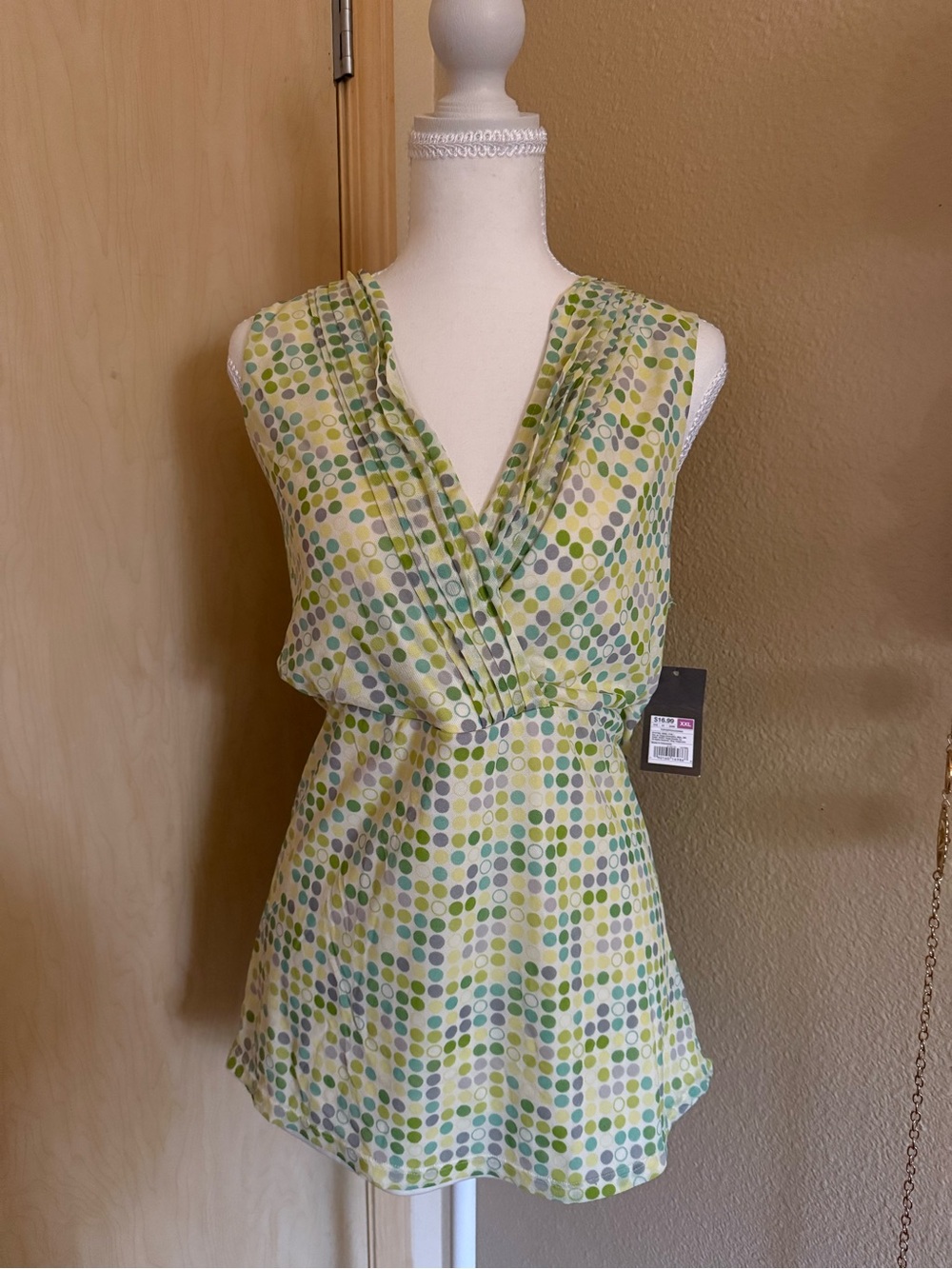Merona Polka Dot Sleeveless V-Neck Top in Green and Blue
